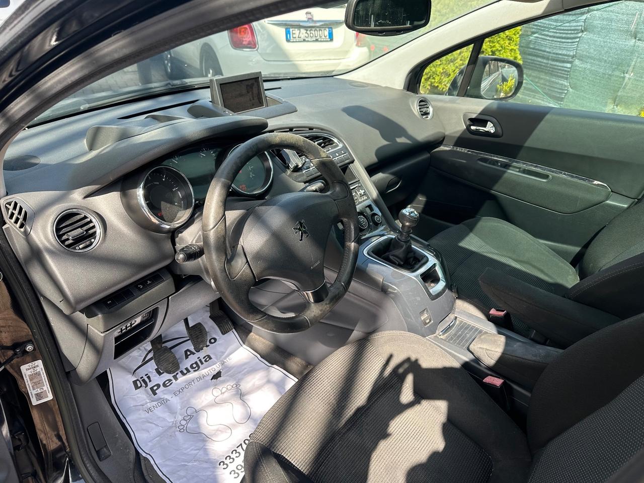 Peugeot 5008 1.6 HDi 110CV Féline