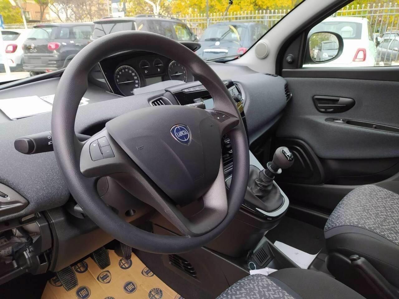 LANCIA Ypsilon III 2021 - Ypsilon 1.0 firefly hybrid Silver s&s 70c