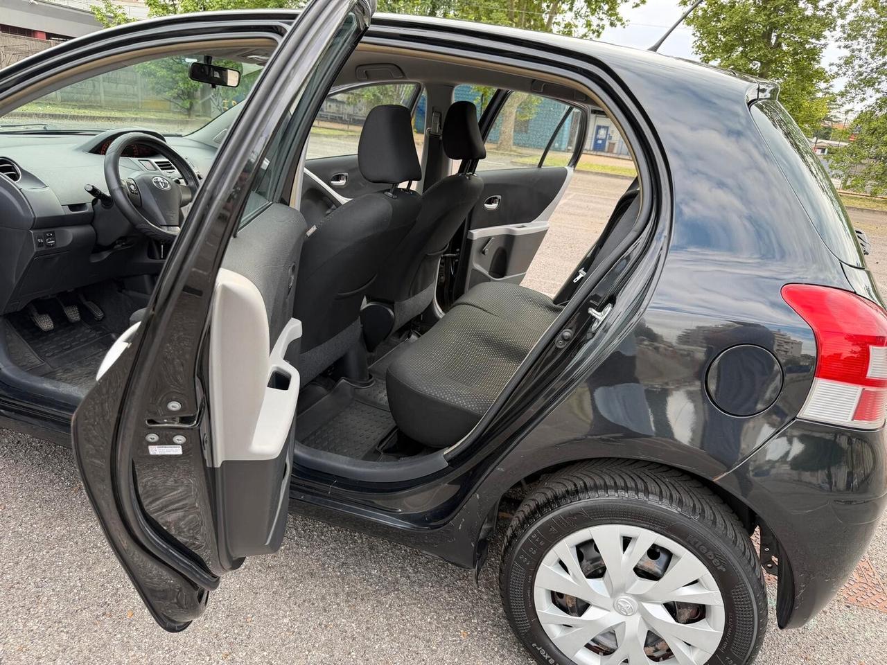Toyota Yaris 1.3 5 porte Sol