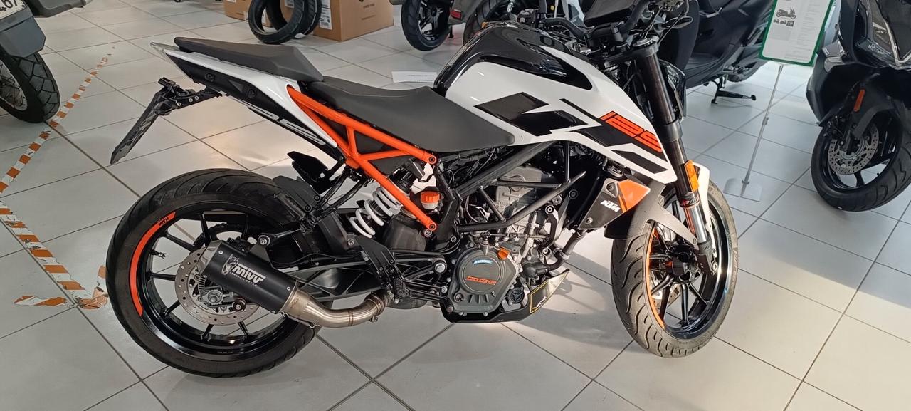 KTM DUKE 125 2019
