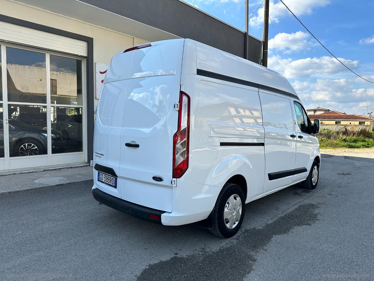 TRANSIT CUSTOM 300 2.0 TDCi 130 Titan.