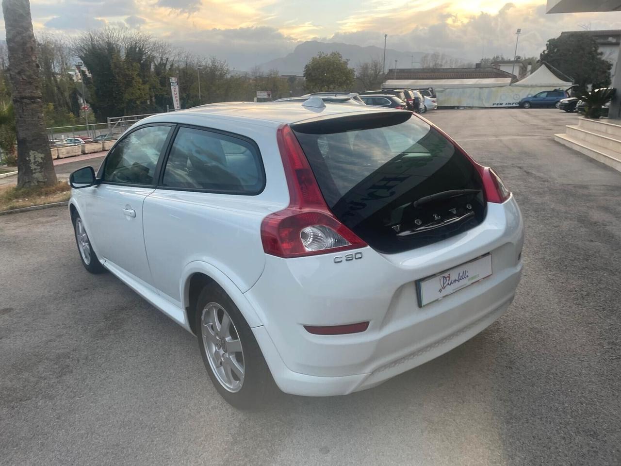 VOLVO C30 1.6 D DRIVE SUMMUM