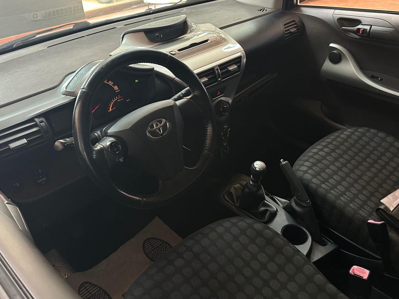 Toyota iQ 1.0 #12013