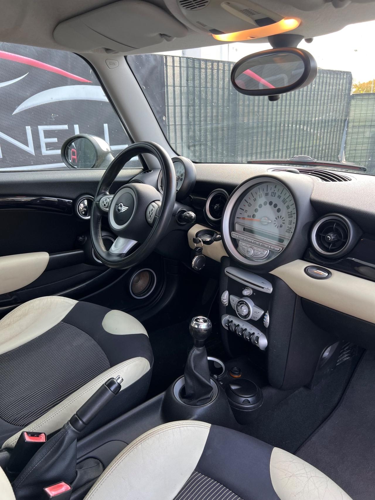 Mini 1.4 16V One Chili