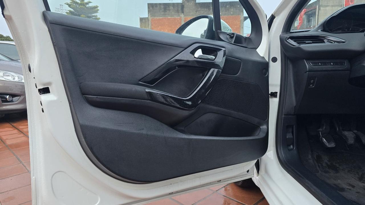 Peugeot 208 1.4 HDi 68 CV 5 porte Active