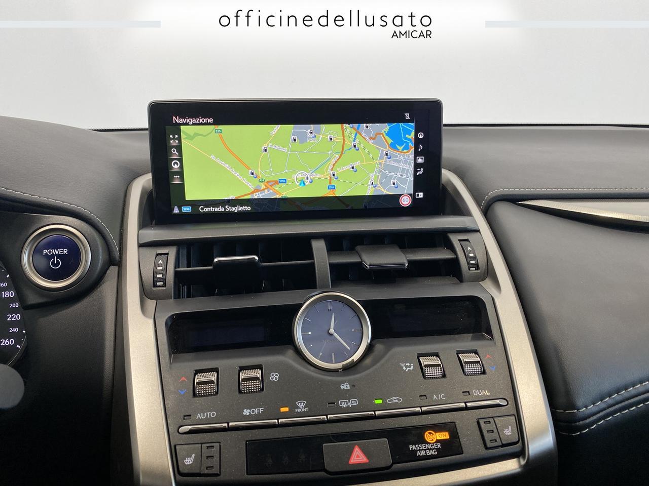 Lexus NX 300 2.5 hybrid premium 4wd cvt