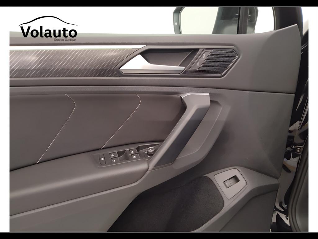 VOLKSWAGEN Tiguan II 2021 - Tiguan 1.5 tsi R-Line 150cv dsg