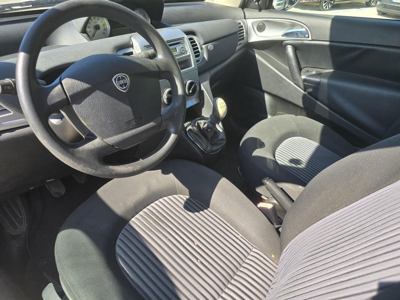 Lancia Ypsilon 1.2 Argento