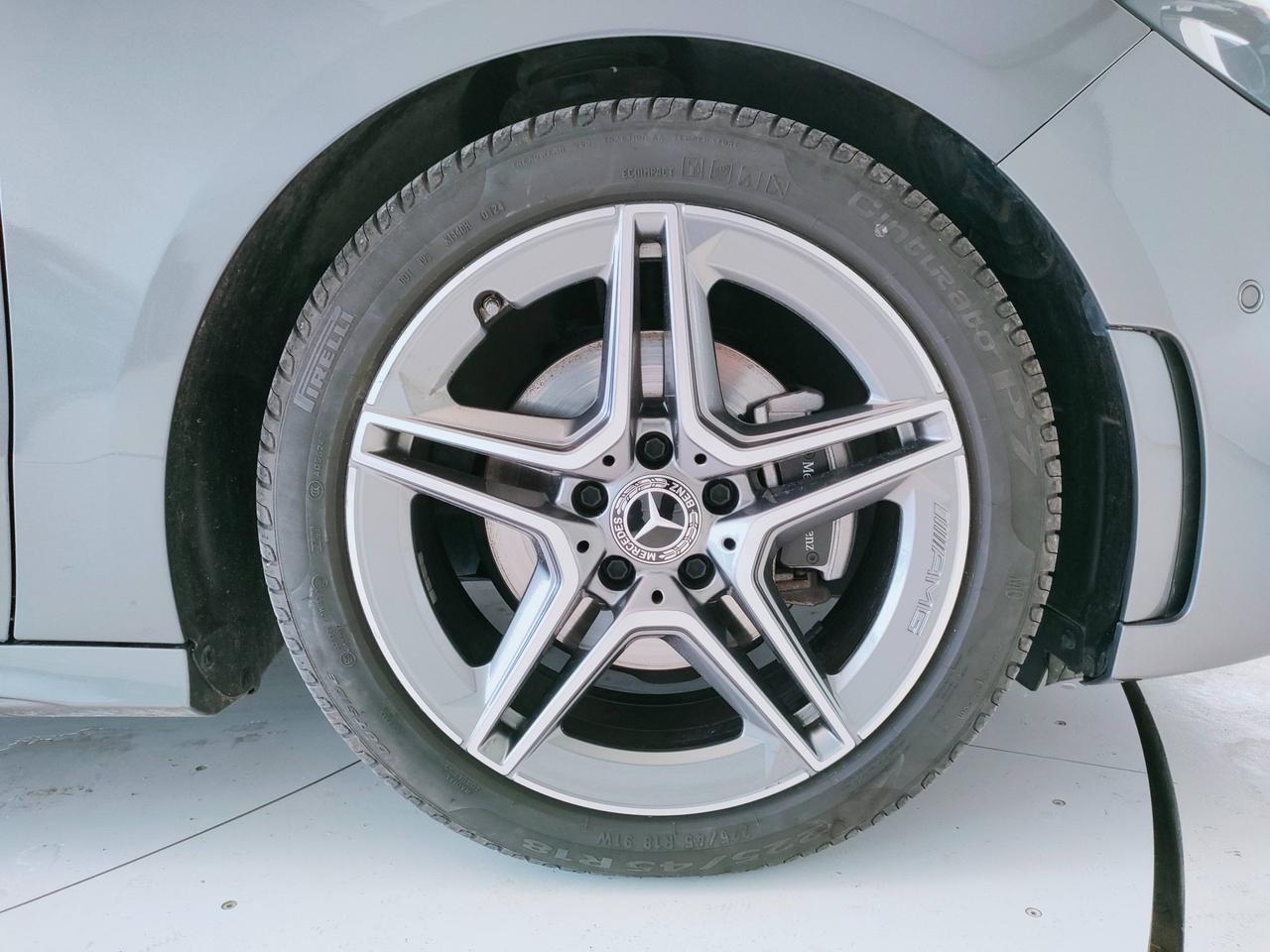 Mercedes-Benz Classe B - W247 2023 - B 180 d AMG Line Advanced Plus auto