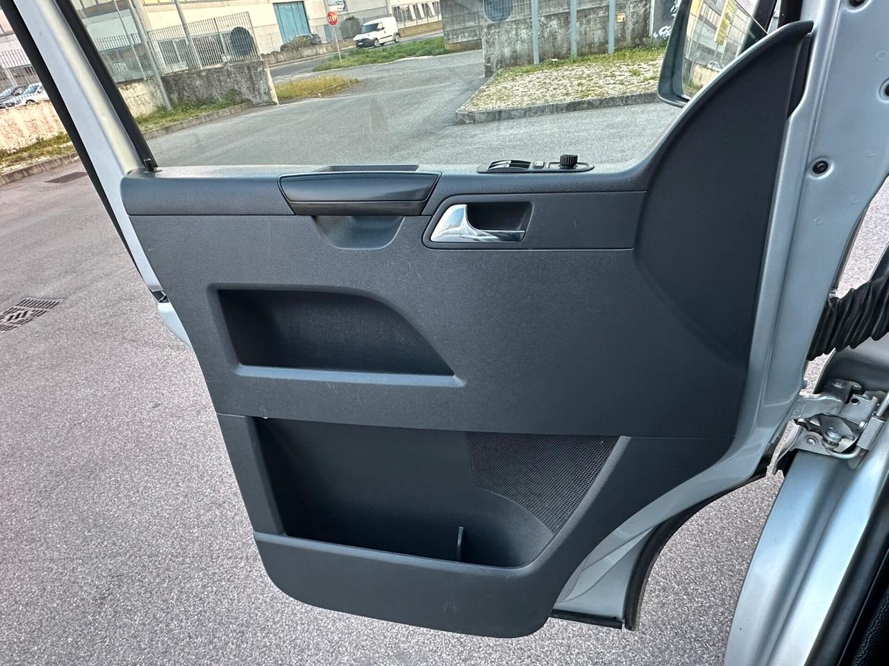 Volkswagen Transporter 2.5 TDI 131CV PC Kombi 9 posti