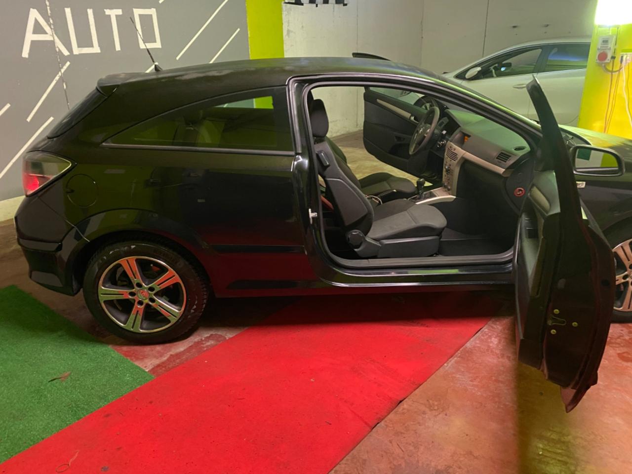 Opel Astra GTC 1.7 CDTI 110CV 3 porte Cosmo