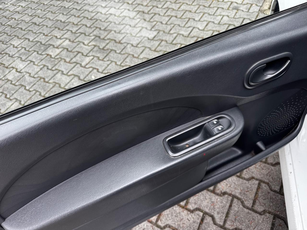 Renault Twingo 1.2 16V Live 2 posti neopatentati