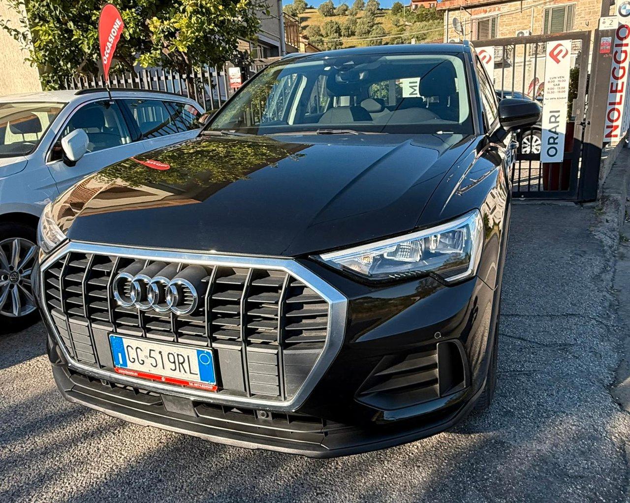 Audi Q3 35 2.0 tdi Business s-tronic