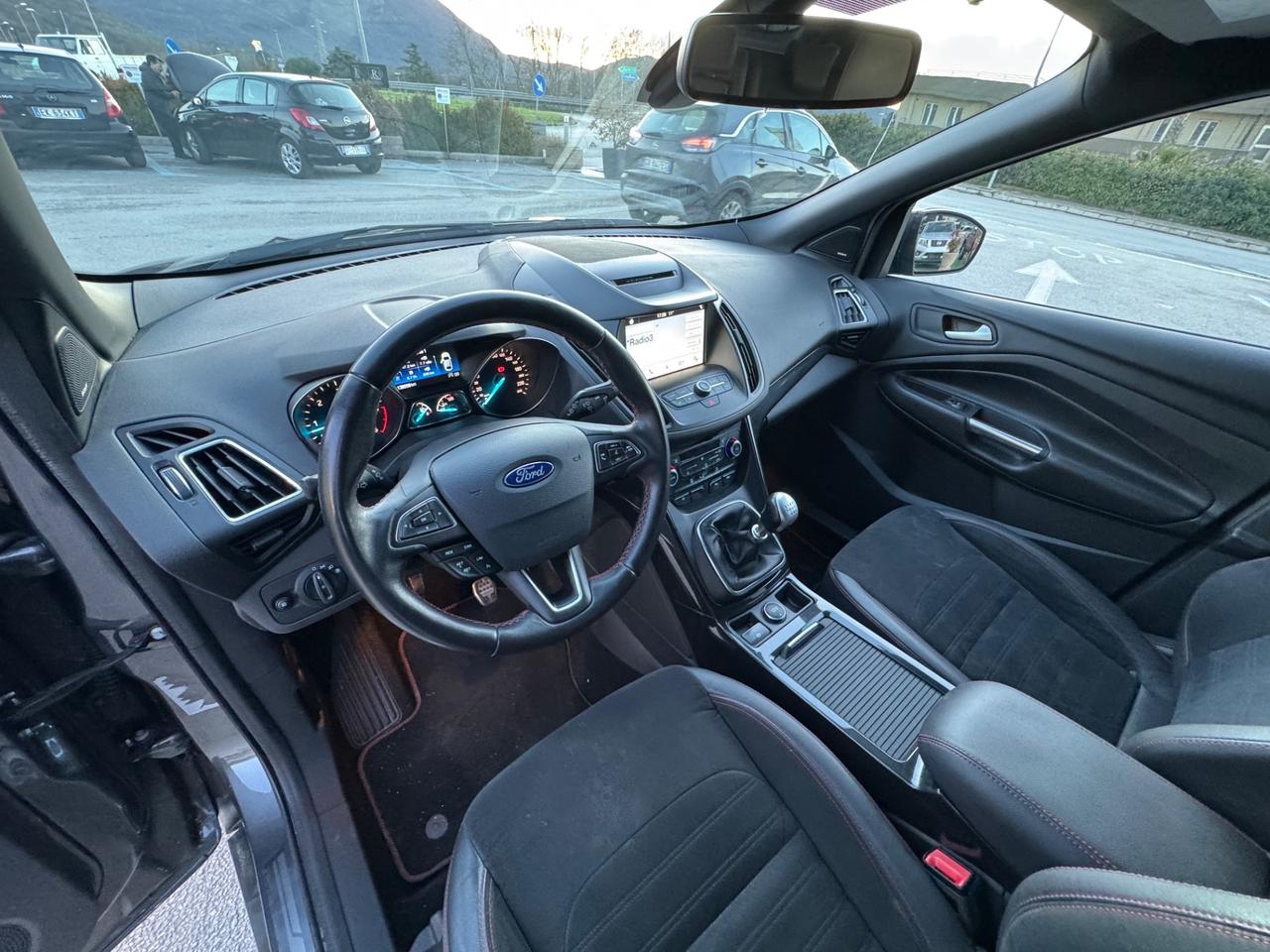 Ford Kuga 2.0 TDCI 150 CV S&S 4WD ST-Line