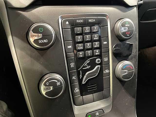 Volvo V40 2.0D 120CV Business - NEOPATENTATI