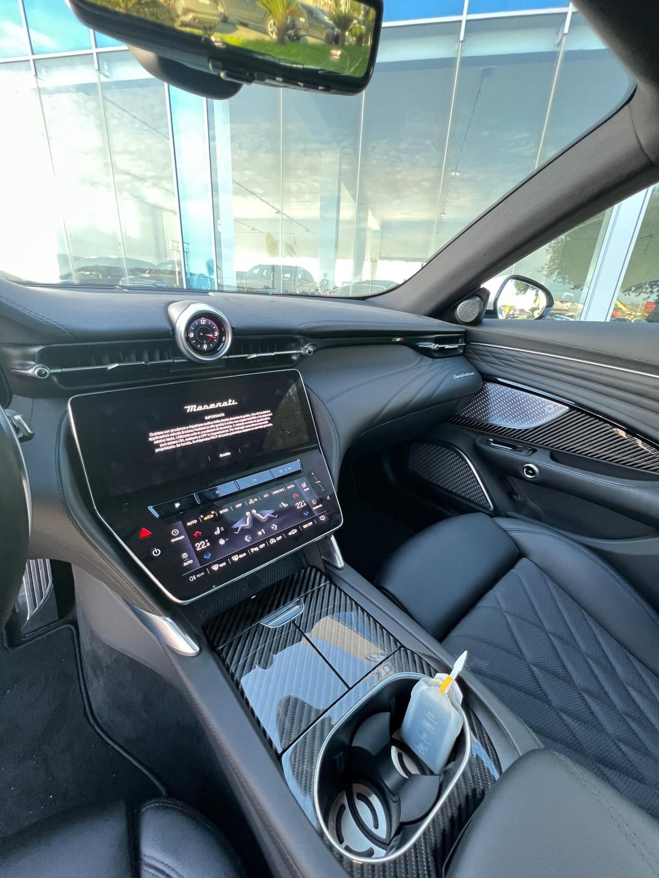 Maserati GranTurismo Modena awd auto possibilità noleggio no scoring