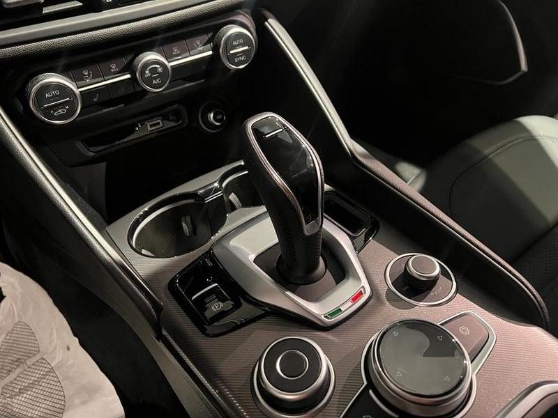 Alfa Romeo Giulia 2.2 t Veloce Q4 210cv auto