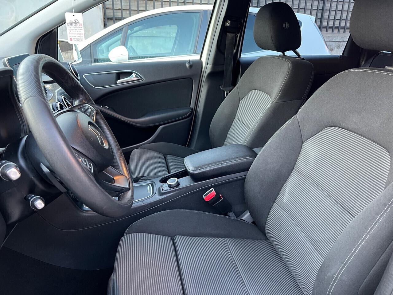 Mercedes-benz B 180 B 180 d Automatic Premium