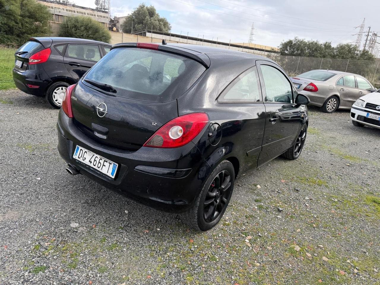 Opel Corsa Sport 1.2 benzina - Neopatentati