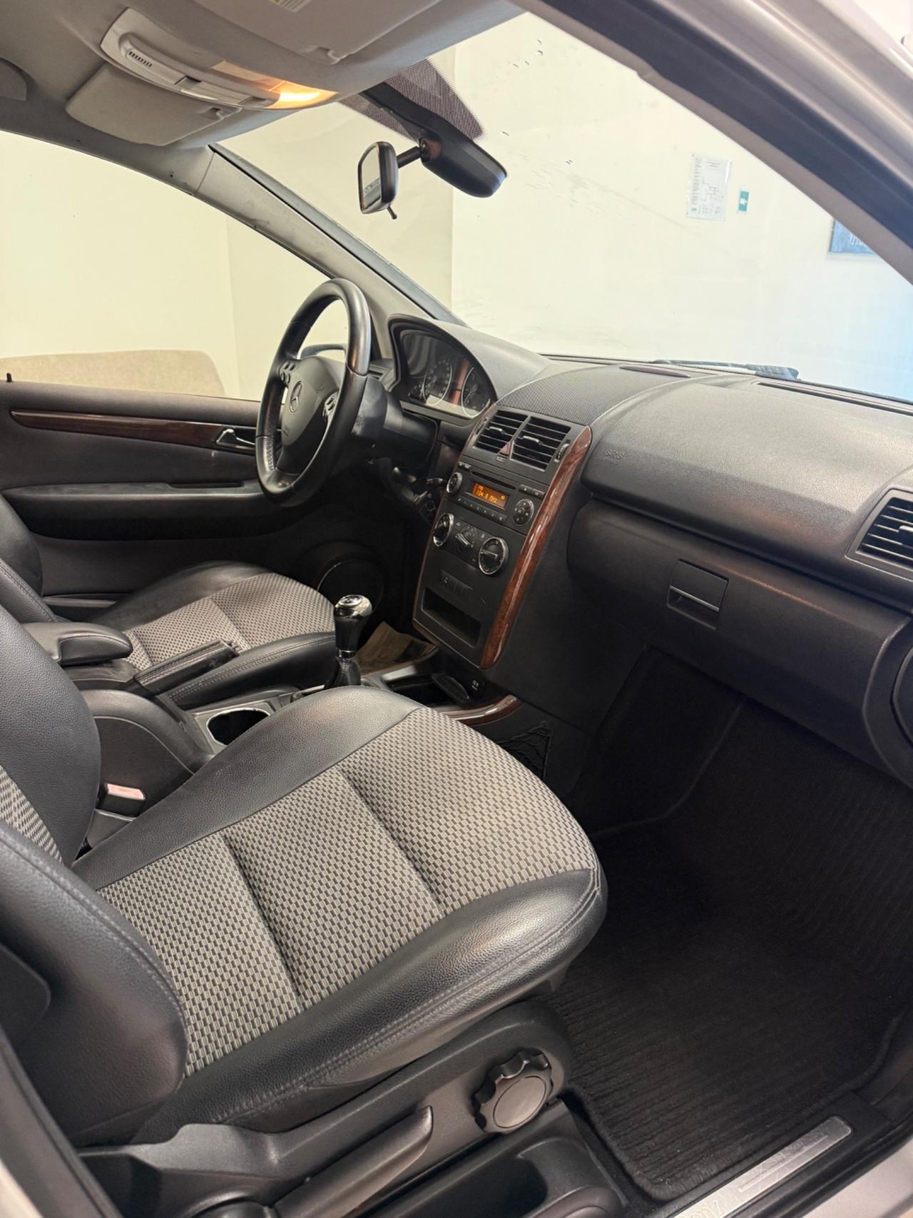 Mercedes-benz A 170 180 BlueEFFICIENCY Avantgarde