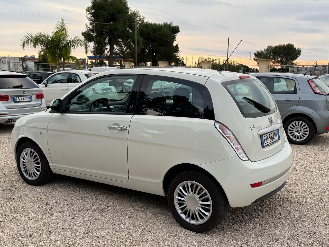 Lancia Ypsilon 1.2 69 CV Argento
