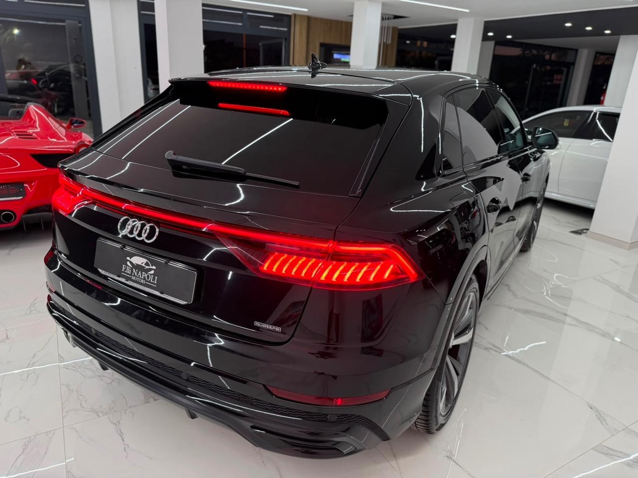 Audi Q8 50 TDI 286 CV quattro Sline