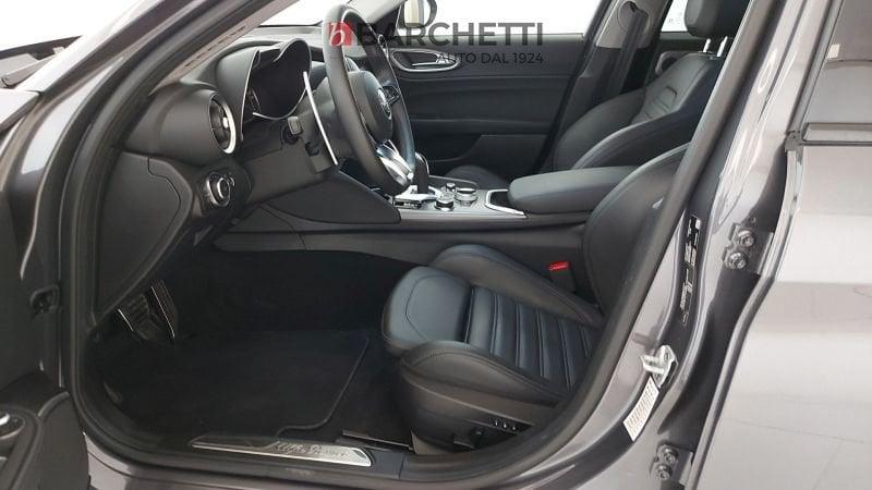 Alfa Romeo Giulia VELOCE 2.2 TURBO DS 190CV AT8 E6D-TEMP