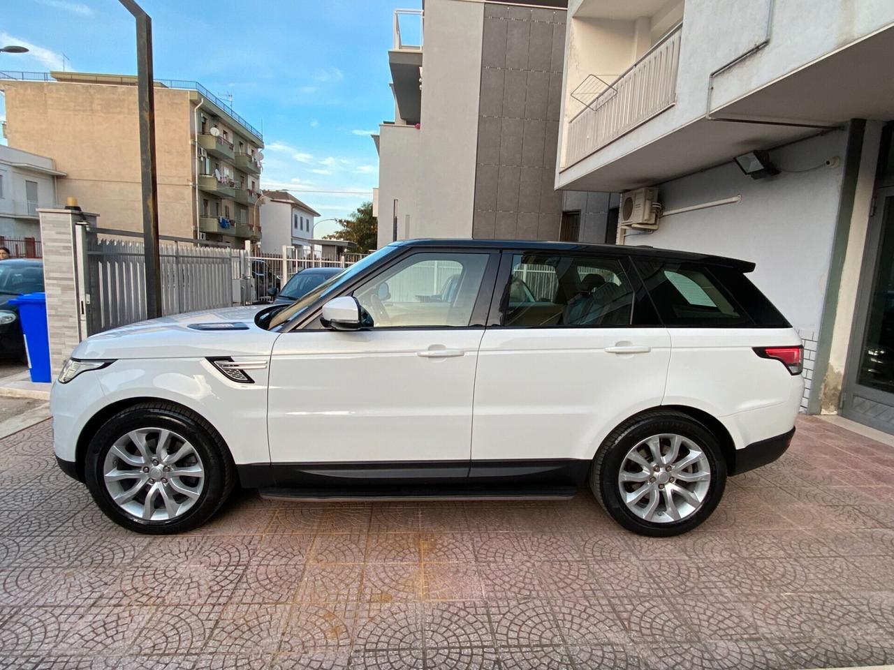 Land Rover Range Rover Sport 3.0 TDV6 HSE