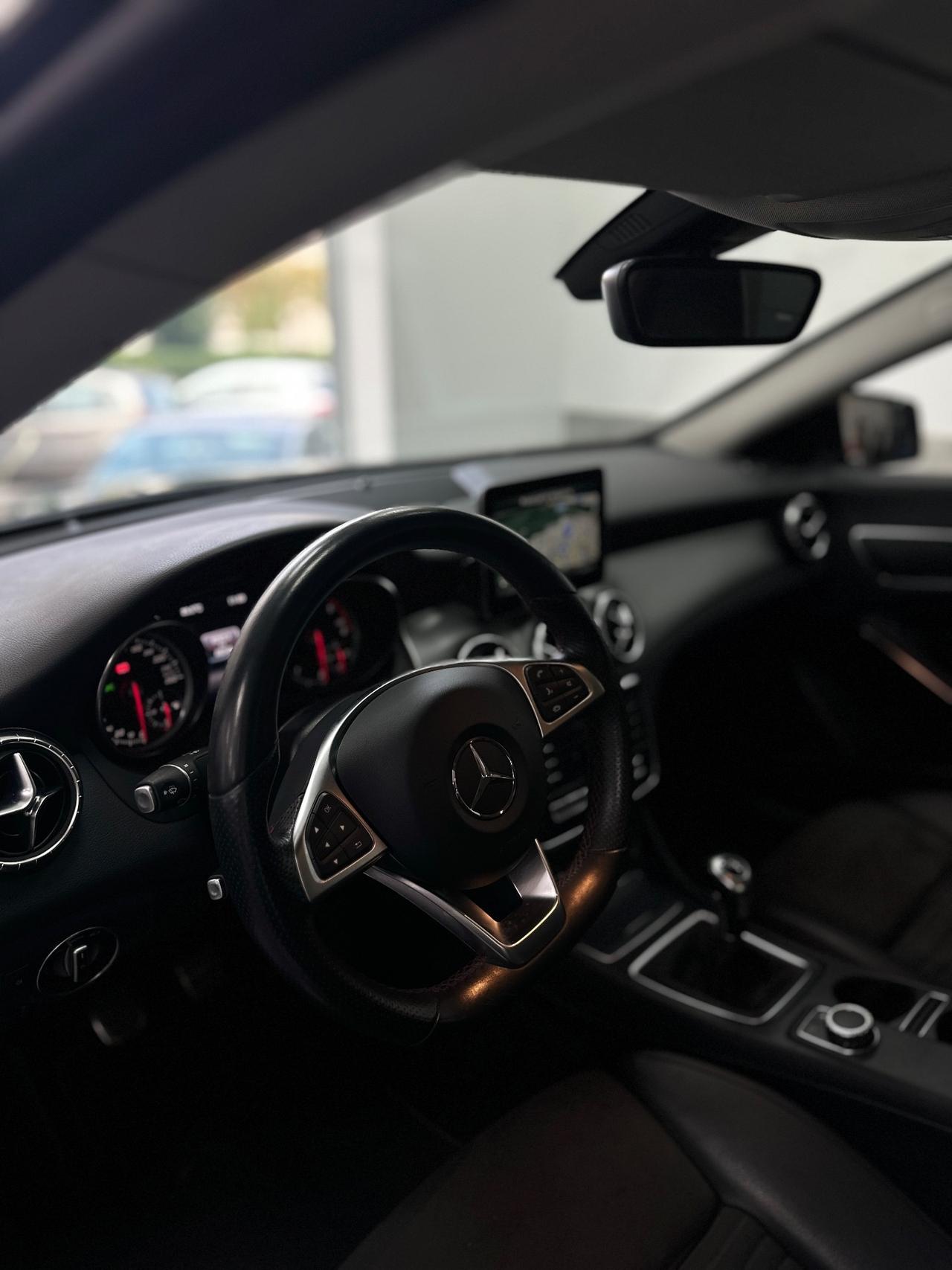 Mercedes-benz CLA 180 d Premium