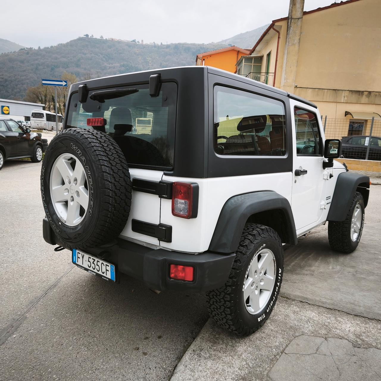 Jeep Wrangler 2.8 Sport CRD DPF