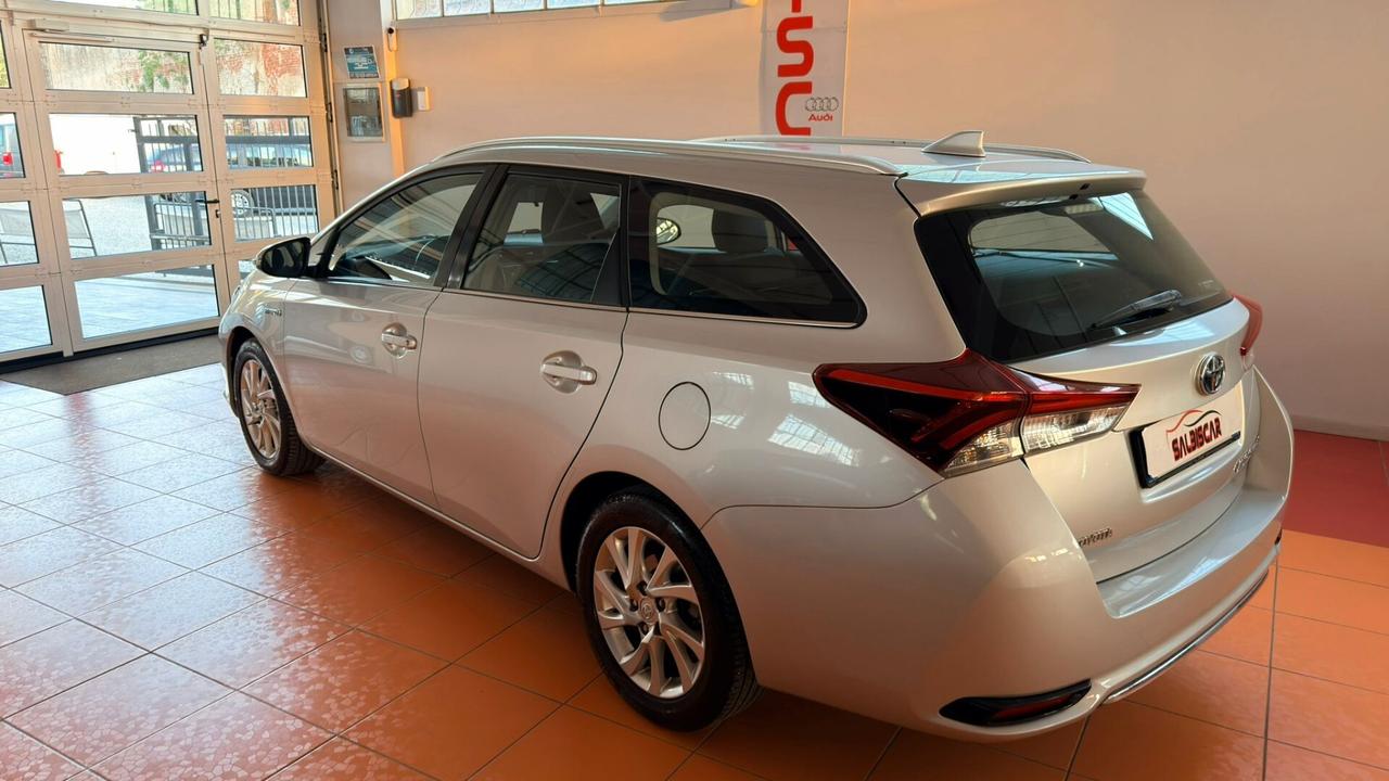 Toyota Auris 1.8 Hybrid Lounge