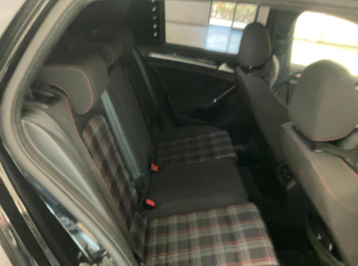 Volkswagen Golf GTI Performance 2.0 230cv