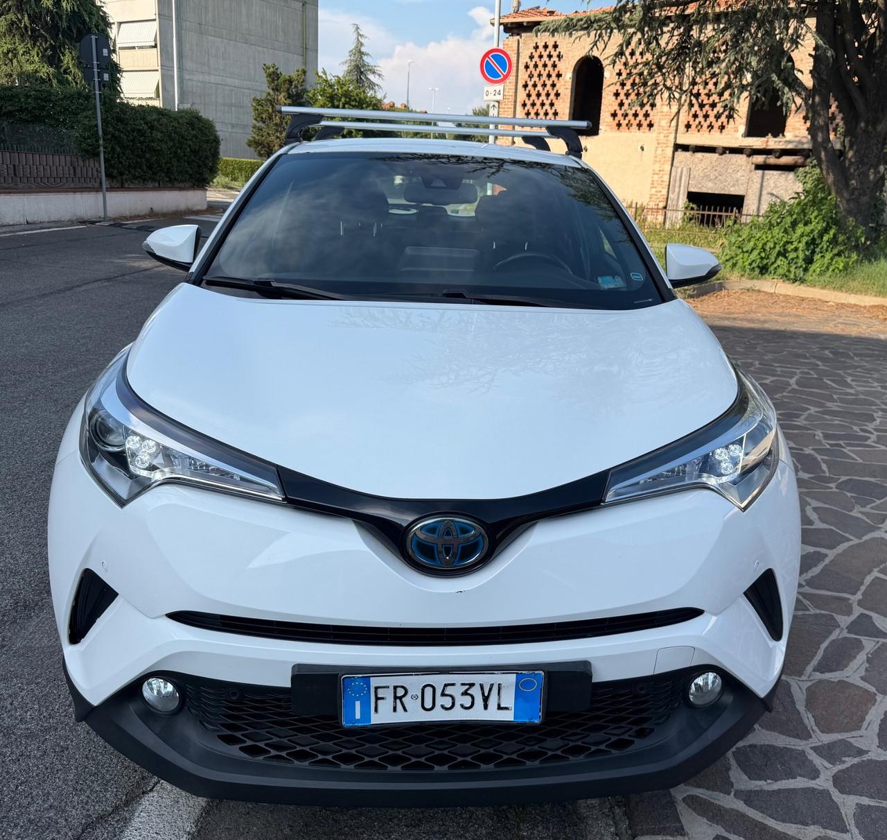 Toyota C-HR 1.8 Hybrid E-CVT Active