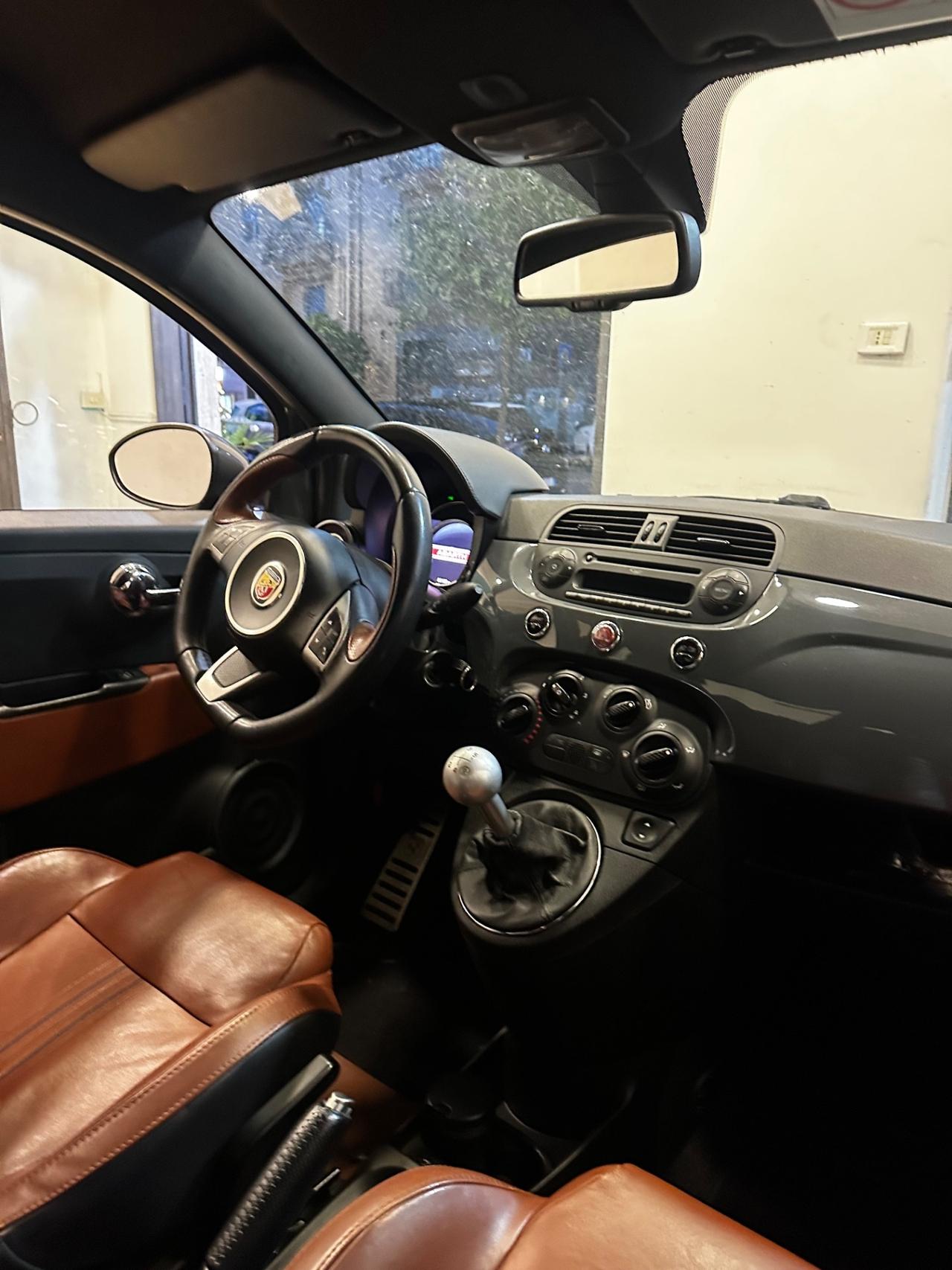 Abarth 500 1.4 Turbo T-Jet Custom