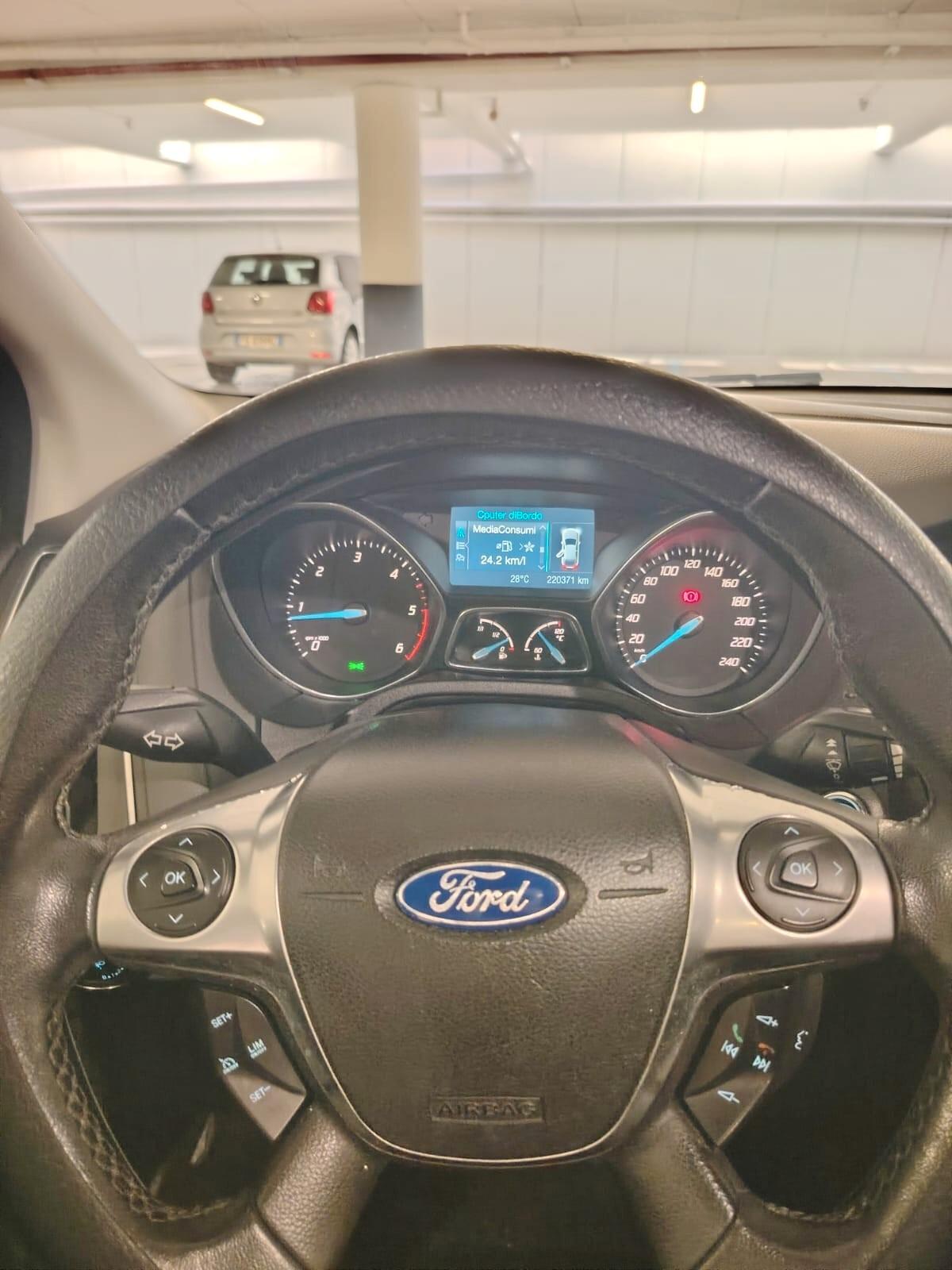 Ford Focus look ST LINE
