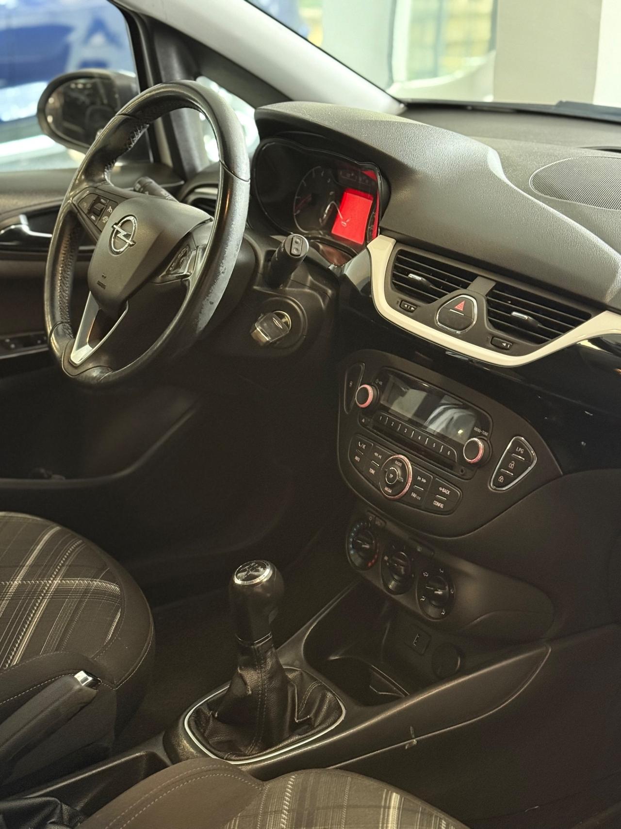 Opel Corsa 1.4 90CV GPL Tech 5 porte b-Color