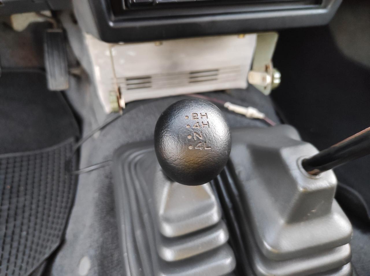 Nissan King Cab 2.5 Diesel - 4x4 GANCIO TRAINO