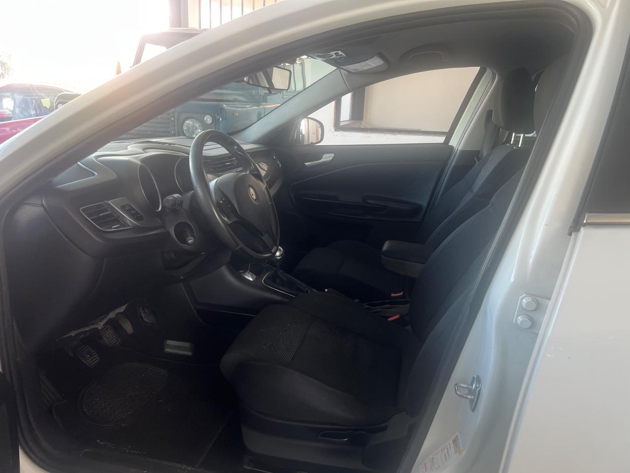 Alfa Romeo Giulietta 1.6 JTDm-2 105 CV Distinctive