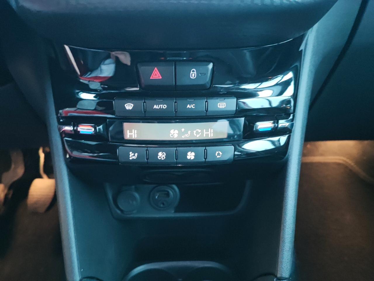 Peugeot 2008 PureTech Turbo 110 S&S Black Matt