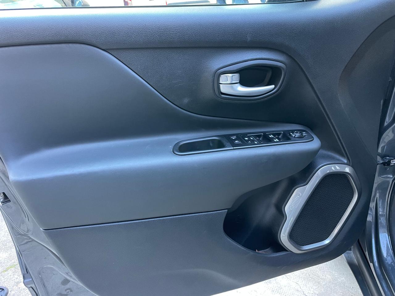 Jeep Renegade 1.5 Turbo T4 MHEV Limited restilyng