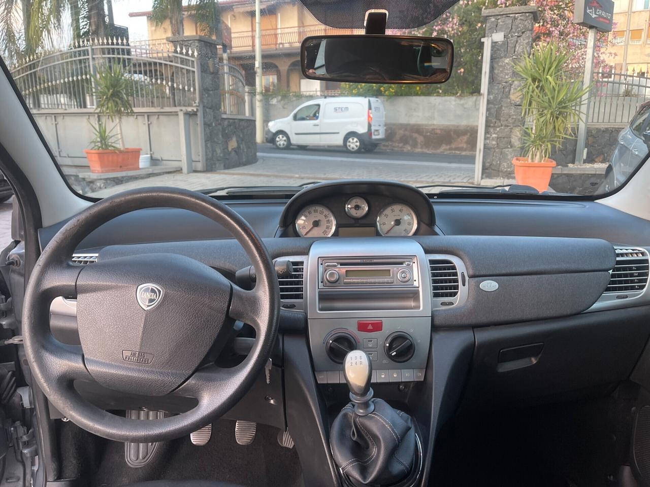 Lancia Ypsilon 1.2 Versus 60cv