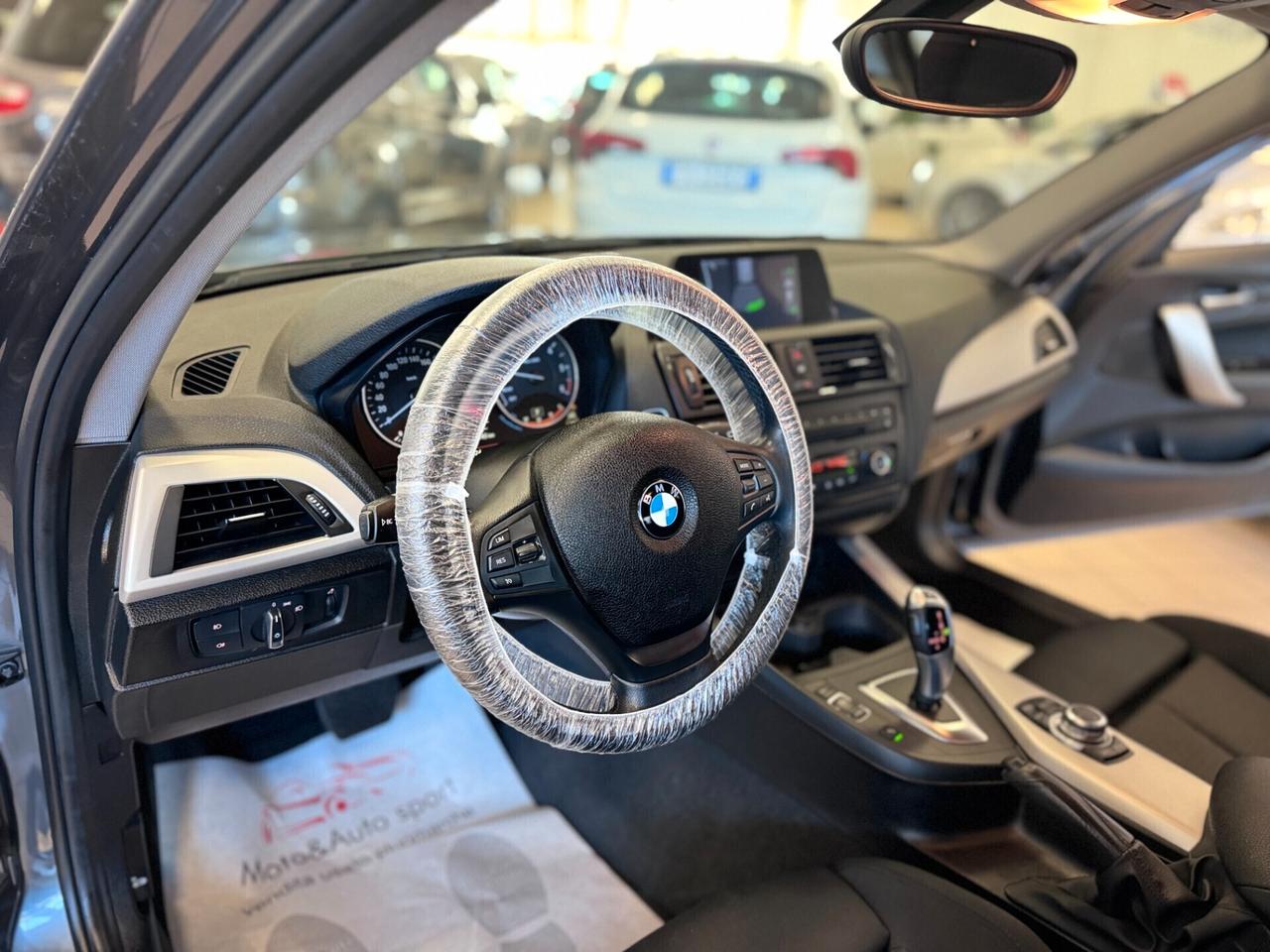 Bmw 118 118d 5p. Unique