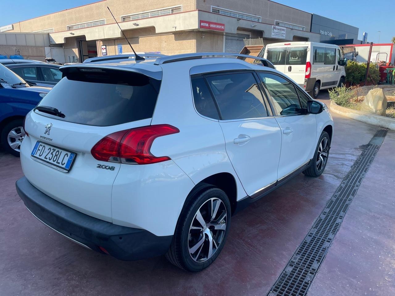 Peugeot 2008 BlueHDi 100 Allure