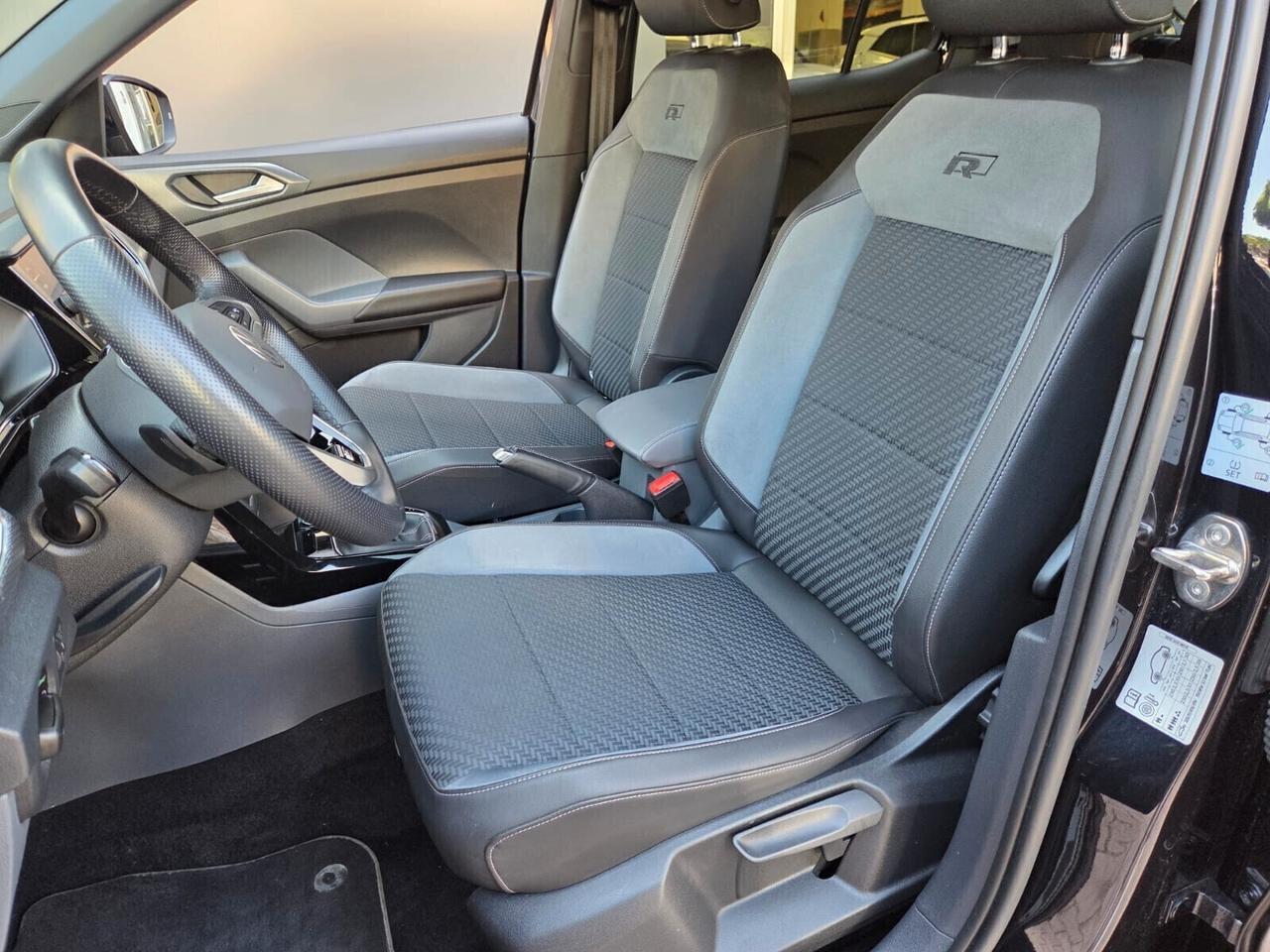 Volkswagen T-Cross 1.0 110 CV DSG R-LINE 15.000 KM