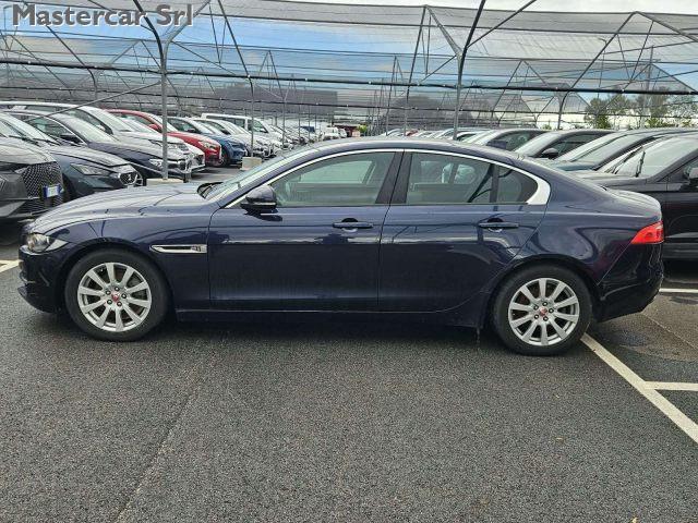 JAGUAR XE XE 2.0d Pure Business edition 180cv tg: FG873SR