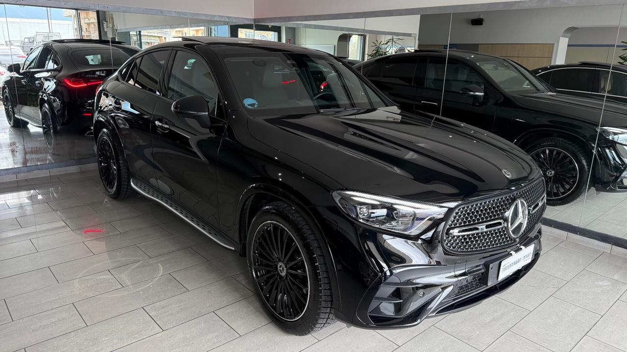 MERCEDES GLC 300 D COUPE' TOTAL BLACK