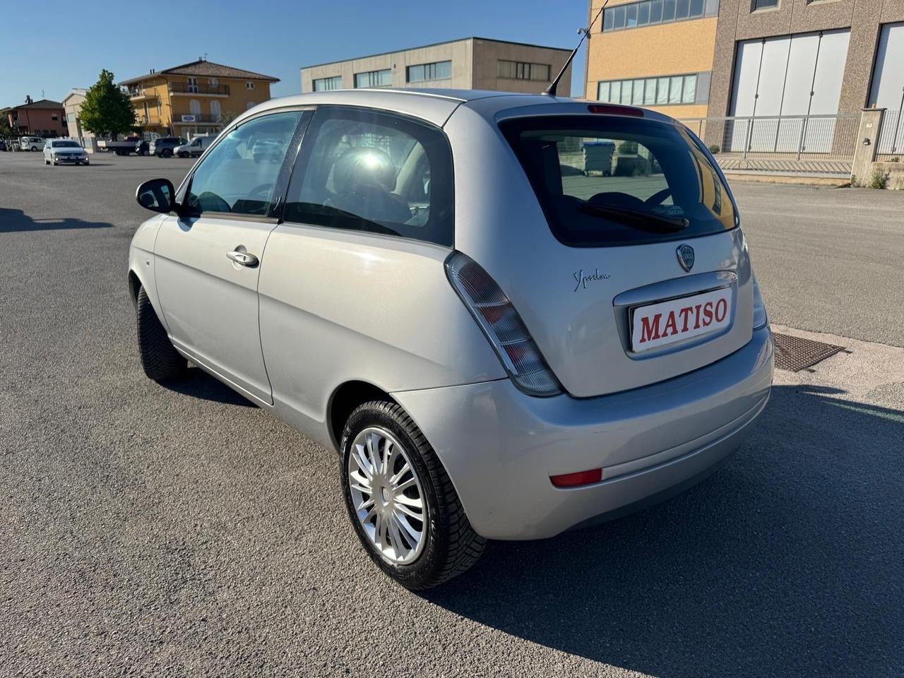 Lancia Ypsilon 1.2 benzina Versus. km 122.000