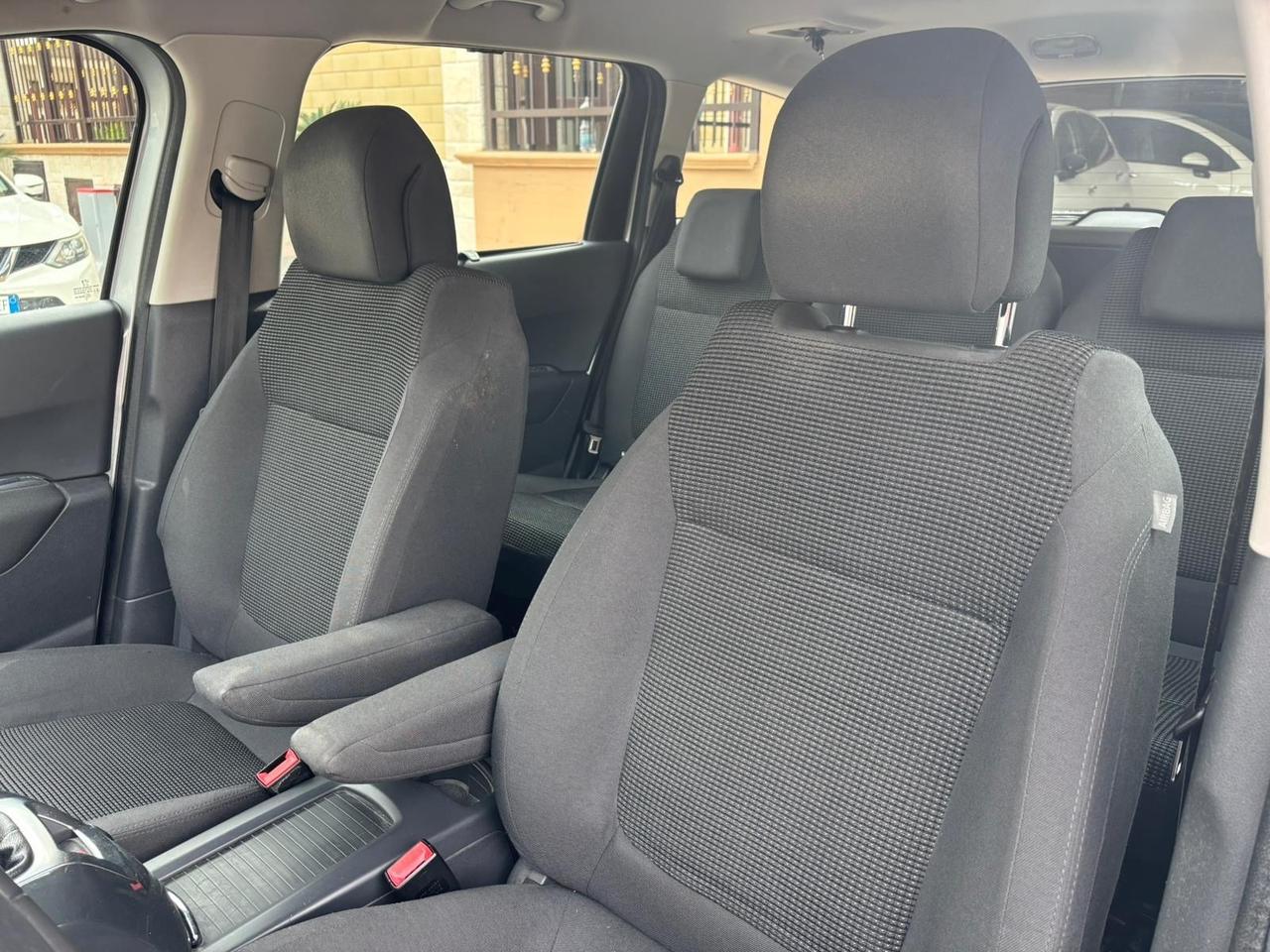 Peugeot 5008 1.6 HDi 112CV Allure