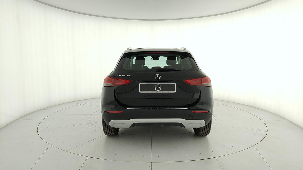 Mercedes-Benz GLA 180 d Business Extra auto