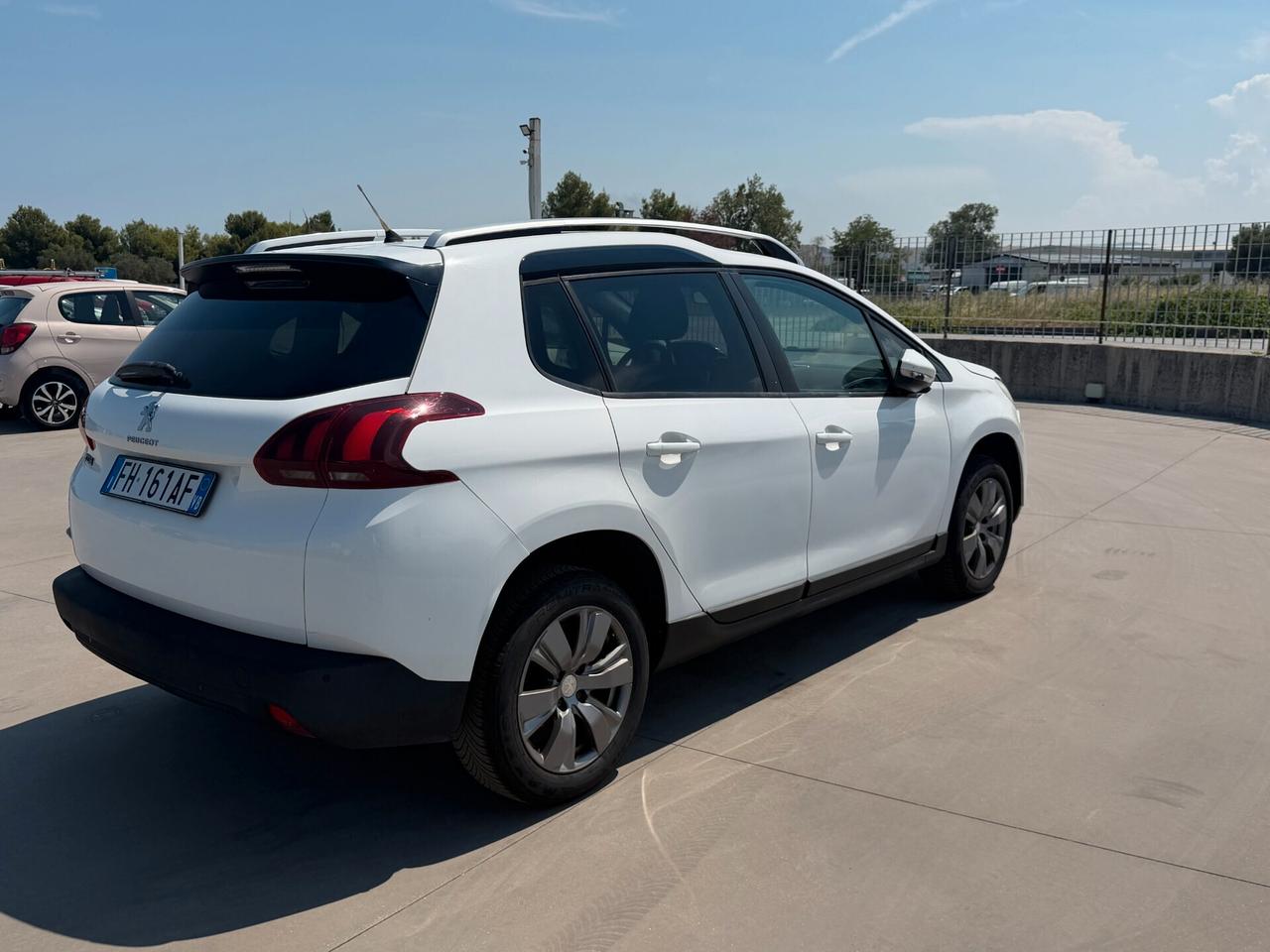 Peugeot 2008 BlueHDi 100 Allure
